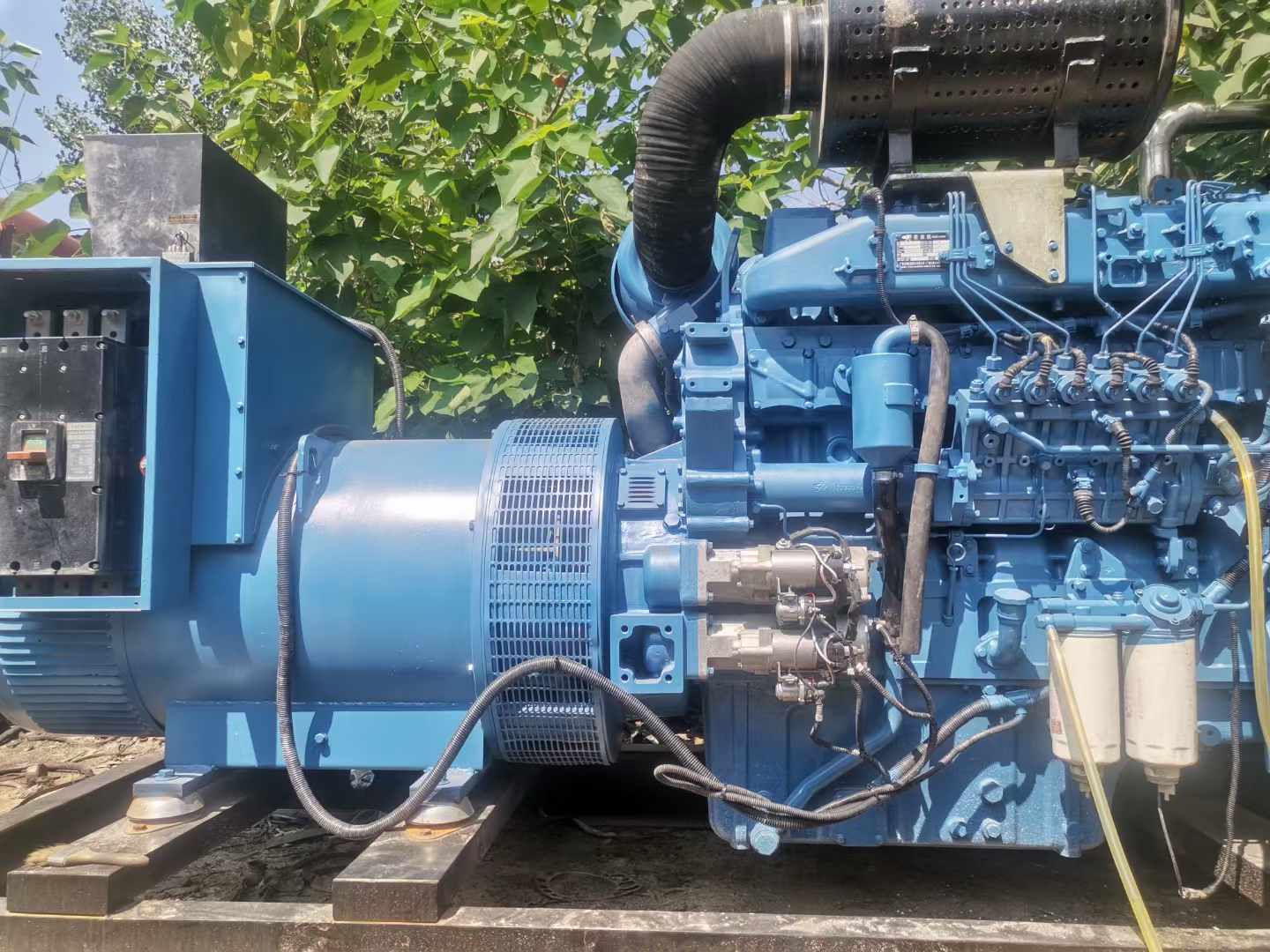 莲湖详细说明降低 800kW 柴油发电机输出电流波动的方法