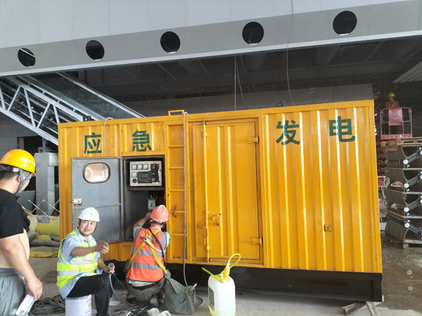 莲湖怎样判断空气滤清器是否需要更换？